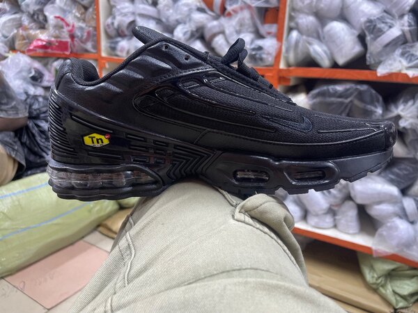 Baskets noires homme sport