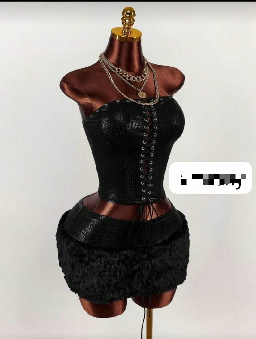Ensemble corset et jupe courte