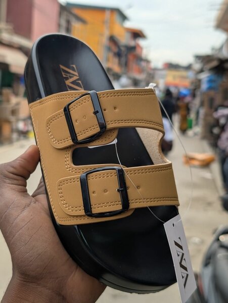 Sandales à boucles unisexes