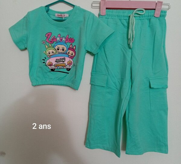 Ensemble T-shirt et pantalon enfant