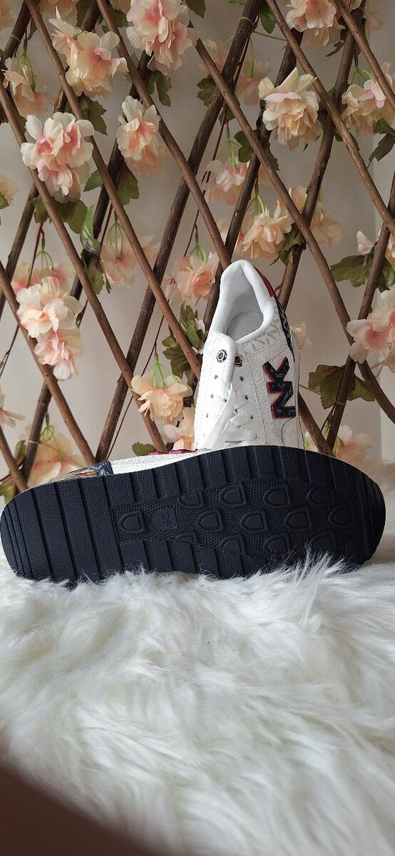 Baskets blanches sport style