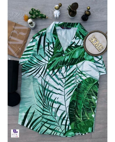 Chemise à motifs tropicaux