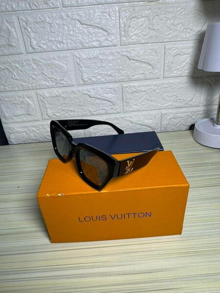 Lunettes de soleil Louis Vuitton