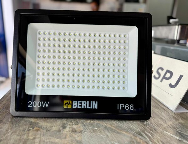 Projecteur LED étanche 200W