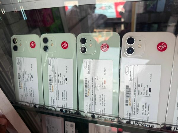 iPhone 12 simple Quasi neuf