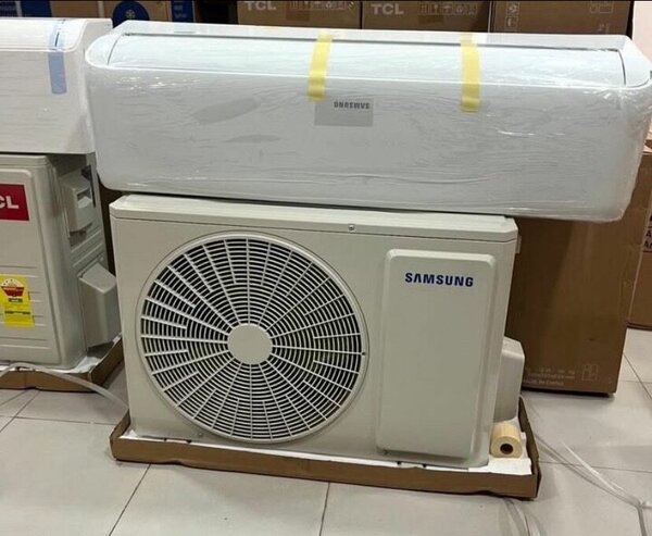1.5HP SAMSUNG AIR CONDITIONER