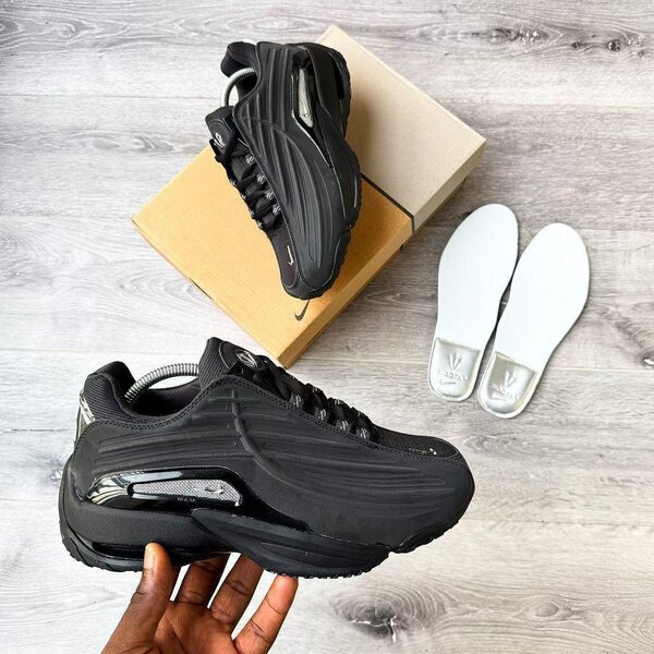 Baskets noires Confort NIKE