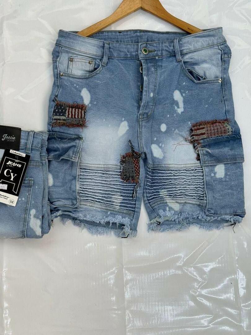 Shorts en jean déchirés tendance