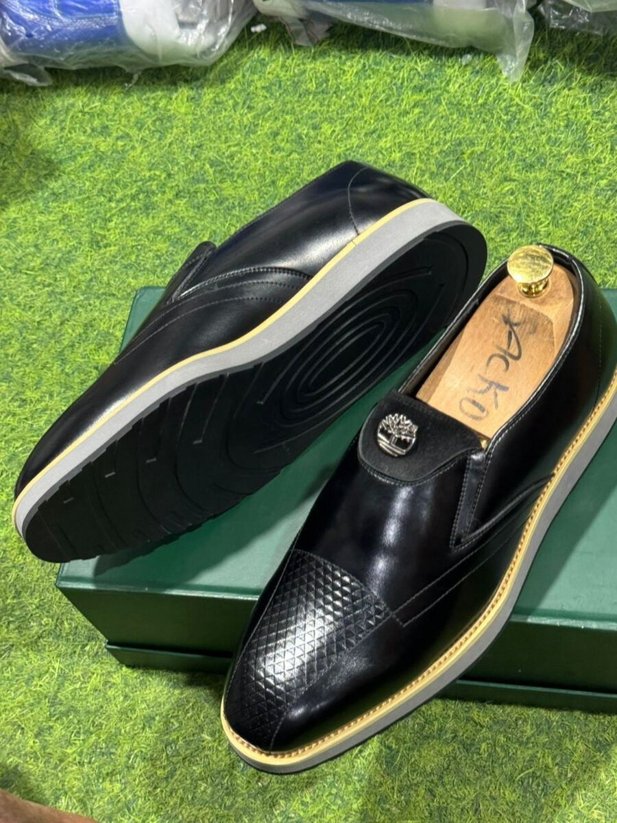 Chaussures élégantes en cuir noir