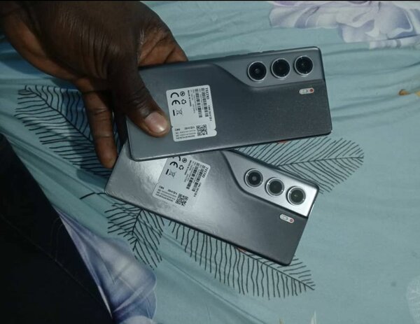 Tecno camon 40 pro 256/8