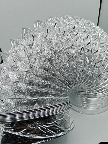 Hood air ventilation pipe