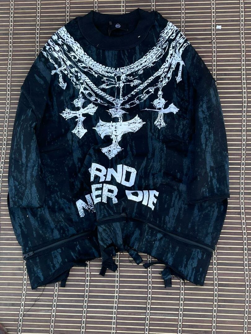 Sweatshirt à motif graphique