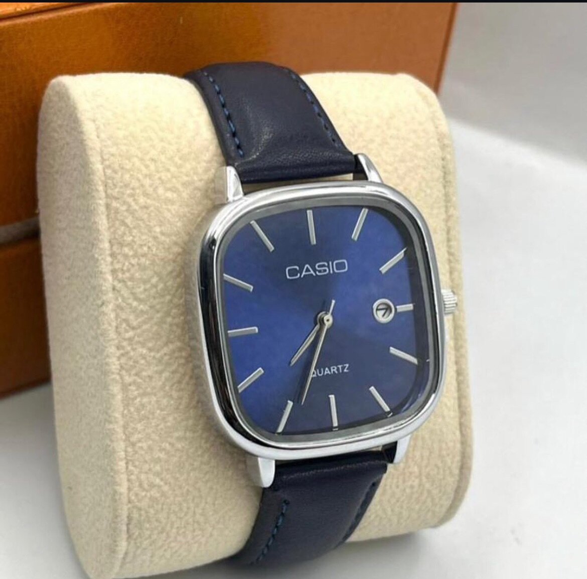 Casio en bracelet en cuir