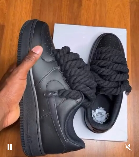 Baskets noires modernes