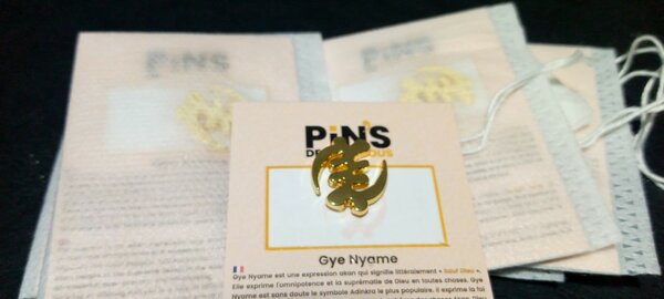 Pin Gye Nyame Émail Doré