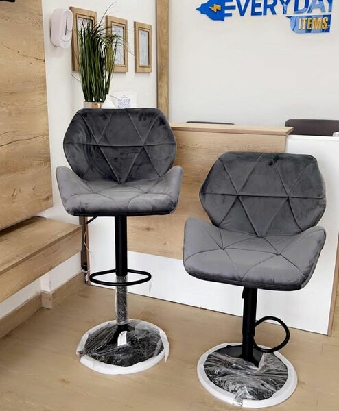 Luxurious velvet stool