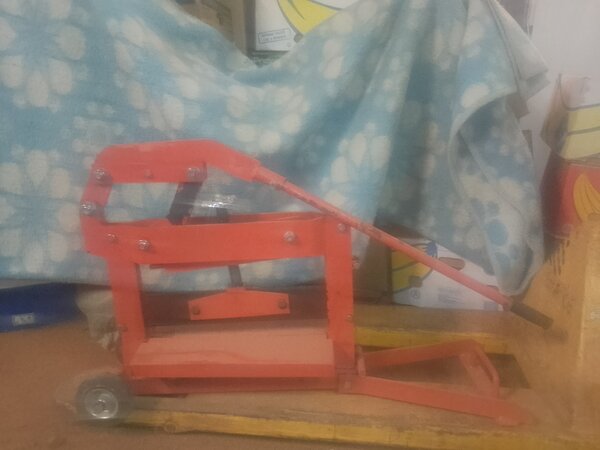 Pavement block cutter