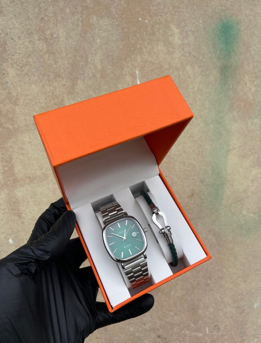 Montre élégante avec bracelet assorti