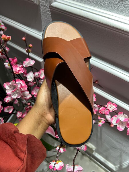 Sandales en cuir croisées