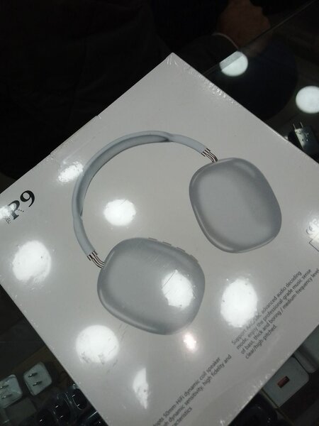 P9 HEADPHONES