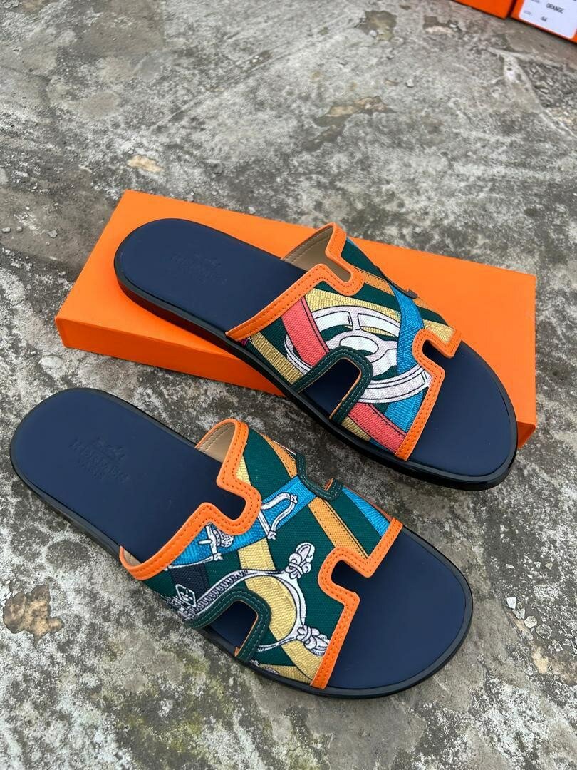 Sandales colorées en cuir