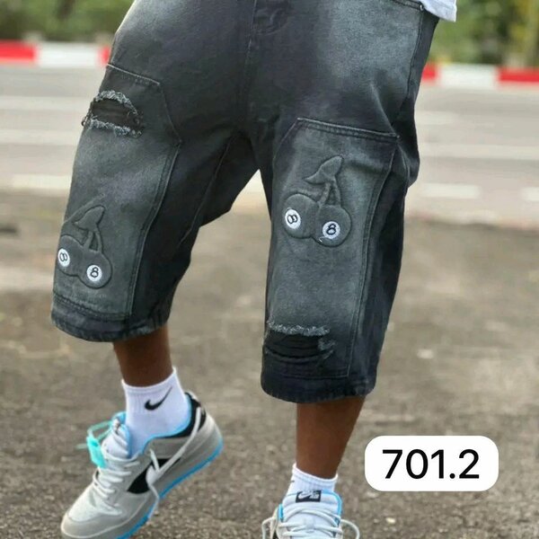 Shorts en jean déchiré pour homme