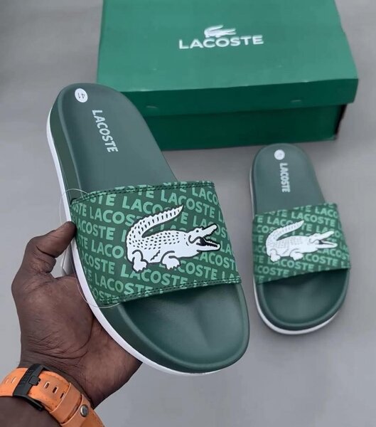 Claquettes Lacoste Vertes