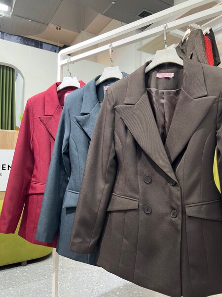 Пиджак приталенный