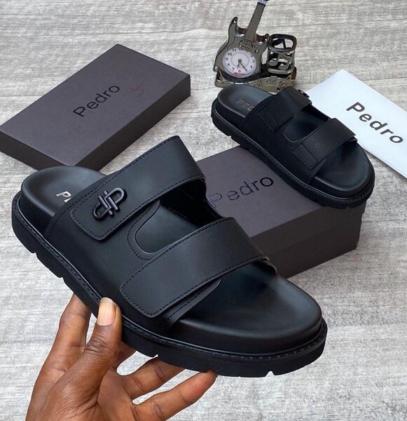 Sandales noires élégantes