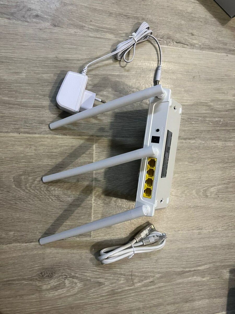 Routeur Wi-Fi 3 Antennes