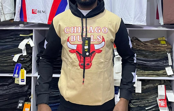 chicago bulls hoodie beige black