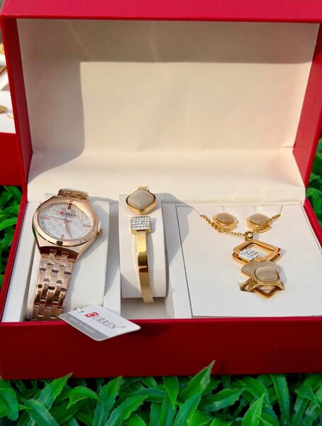 Montre Curren avec Bracelet et Collier