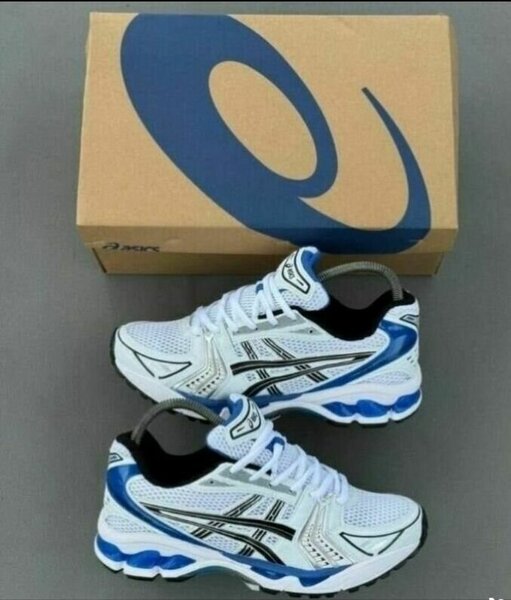 Chaussures de sport Asics blanc et bleu