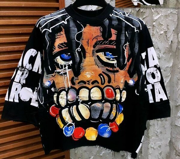 T-shirt street art graphique