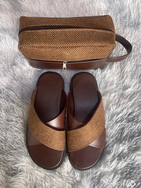 Set de sandales et pochette