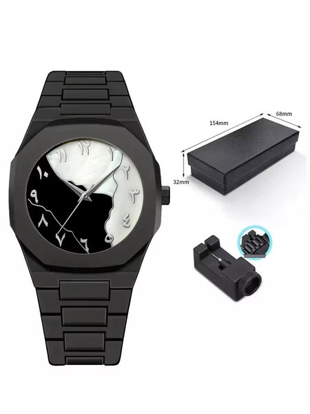 Montre homme noire avec cadran noir et blanc