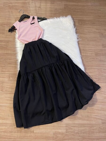 Robe longue élégante rose et noire