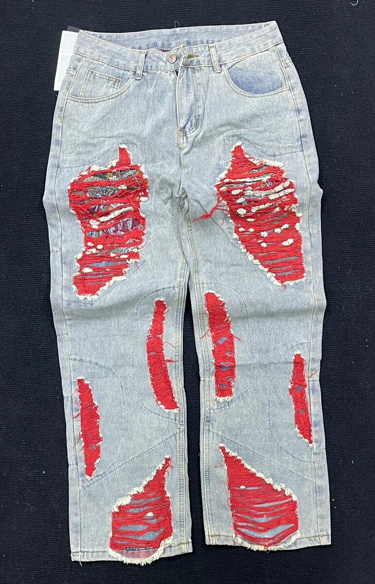 Jeans déchirés tendance