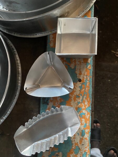 Moule de gâteau 100f disponibl