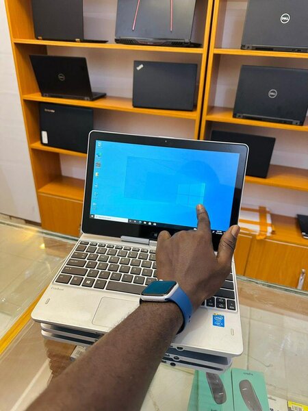 *HP Elitebook Revolve