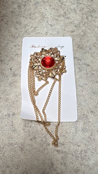 Broche fantaisie avec chaîne