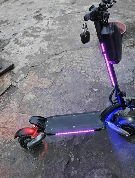 Trottinette Électrique Lumineuse