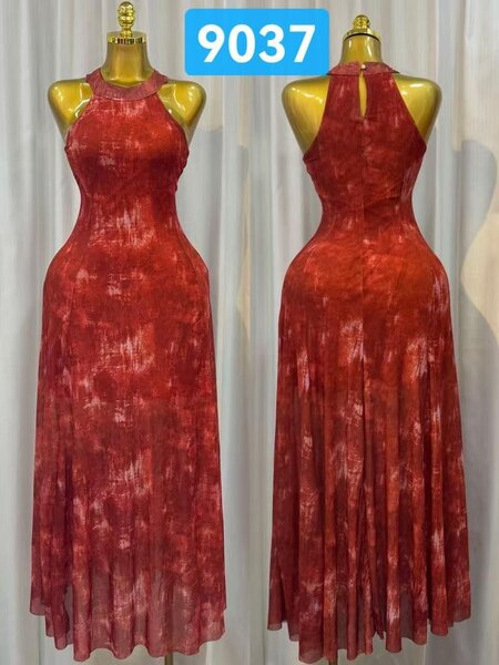 Robe longue rouge élégante