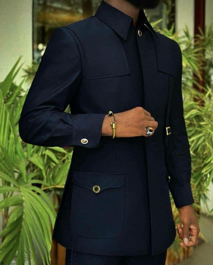 Costume élégant pour homme