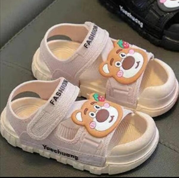 Jolie chaussures pour enfant