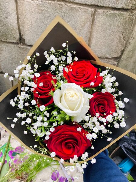 Bouquet de Roses Éblouissantes