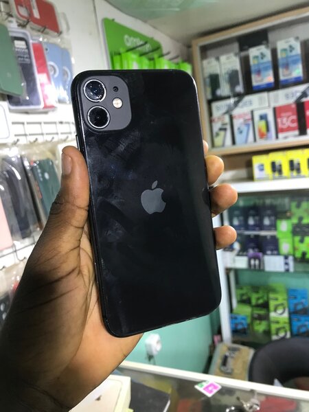 IPHONE 11 SANS ID 64 GIGA