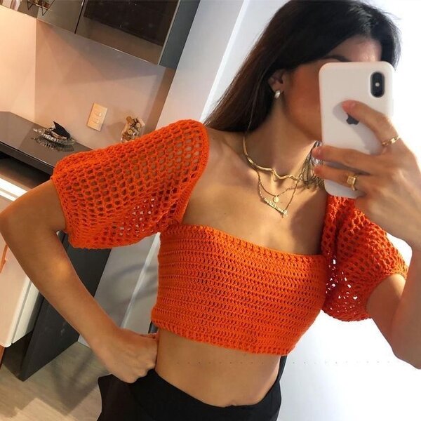 Top court en crochet orange