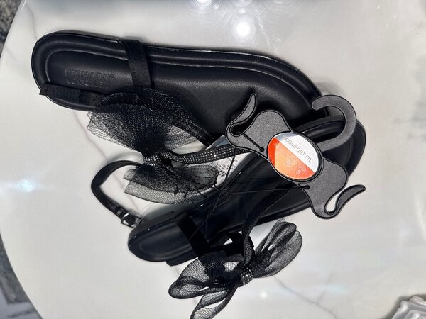 Sandales noires élégantes