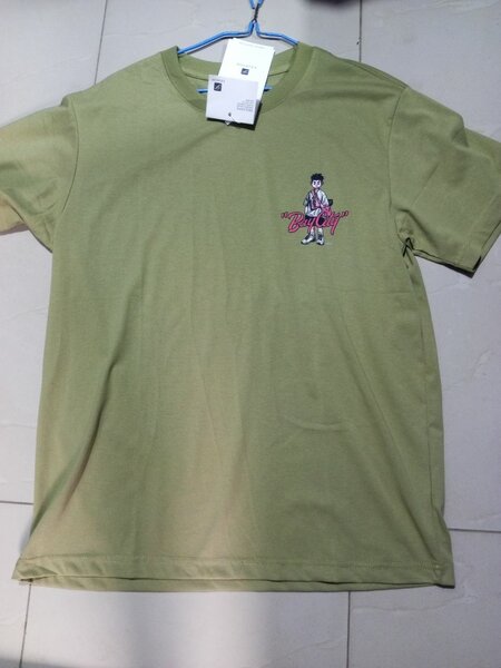 T-shirt vert à motif tendance